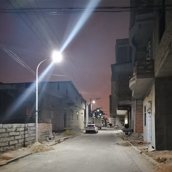 Lampioni stradali solari da esterno a LED 50W antideflagranti, IP66 Impermeabile dal tramonto all'alba Luce per area di sicurezza 4000K 7000 Lumen per illuminazione esterna di impianti petroliferi e di gas.